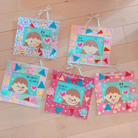 母の日 保育園での製作アイディア7選！ 年齢別のアレンジも解説保育士を応援する情報サイト 保育と暮らしをすこやかに ほいくらし