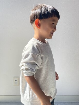 子供に人気ツーブロック髪型30選！！小学生男の子、キッズに似合うヘアスタイル - サロンセブン