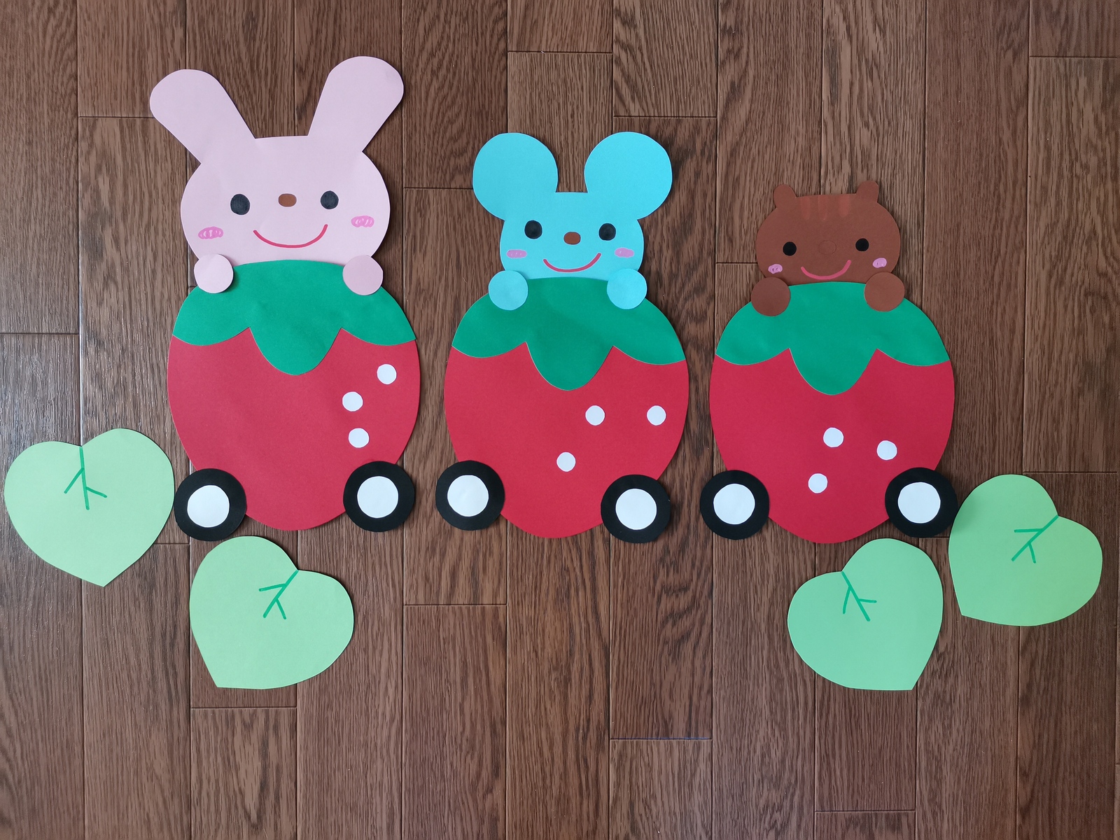 壁面飾り 幼稚園 保育園 保育室 春 チューリップ 電車 壁面 装飾 飾り 4月 壁面飾り