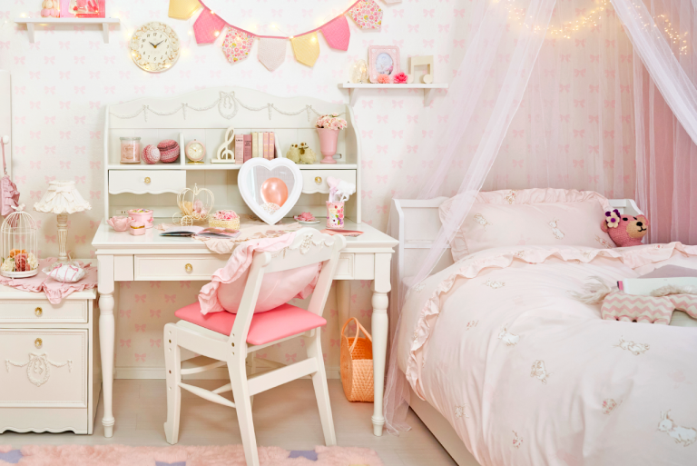 ピンクが映える子供部屋建築実例三宅工務店