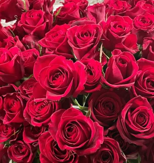 テーマは美女と野獣・赤いバラのブーケです～ウェディングブーケ専門店INFINITY