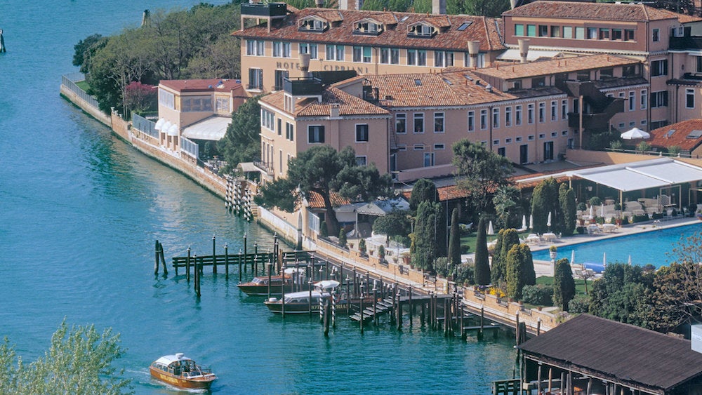 BLACKPINKロゼ＆イ・ジョンジェ＆李富真ホテル新羅社長ら、LVMH会長の義娘と夕食 まさに最高のセレブたち-Chosun Online 朝鮮日報