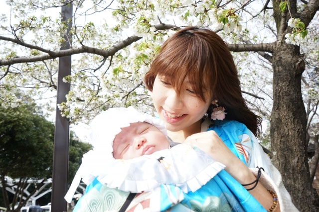 男の子のお宮参り産着 祝い着「白 鷹、束ね熨斗に鼓」日本製 熨斗目 のしめ 一つ身 一ツ身 初着 お初着 御祝着 着物 七五三 お宮詣り 祈願 お祈り子供 キッズ 赤ちゃん ベビー 男児 メール便不可-和装通販 京都きもの町ギフトモール店- プレゼント＆ギフトの