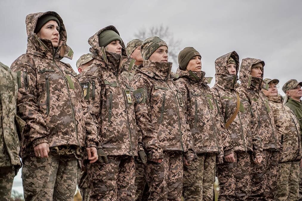 ウクライナは女性兵士の特別制服を発表し、レズニコフ国防相:次のボディ