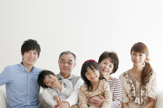 家族 3世代 のイラスト商用可・フリーイラスト素材ソコスト