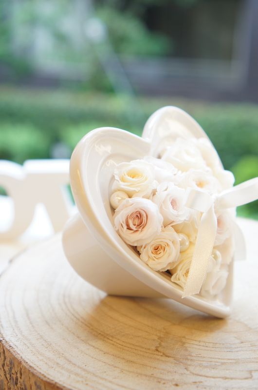 リングピローって何？いつ使うもの？デザイン実例や手配、活用方法をご紹介！結婚ラジオ結婚スタイルマガジン