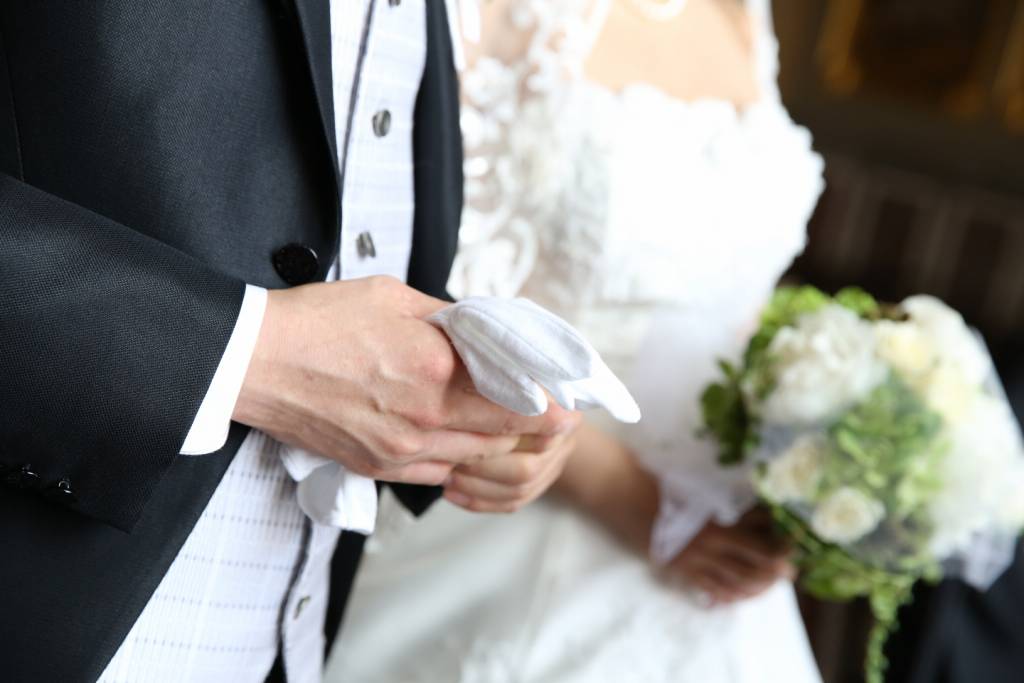 例文あり 親族のみの少人数結婚式での新郎の挨拶・スピーチを解説！新郎挨拶から迎賓の謝辞から送賓まで！Weddingtable ウェディングテーブル