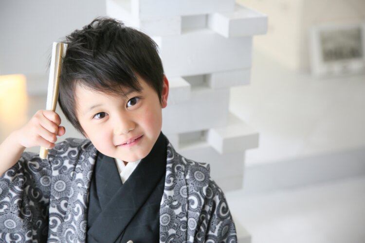 楽しそうにポーズ♪ 七五三3歳5歳 練馬区春日よりご来店ありがとうございます楽しそうにポーズ♪アキオスタジオ 東京練馬区石神井台 大泉学園・石神井公園・上石神井・西東京市で人気の写真館