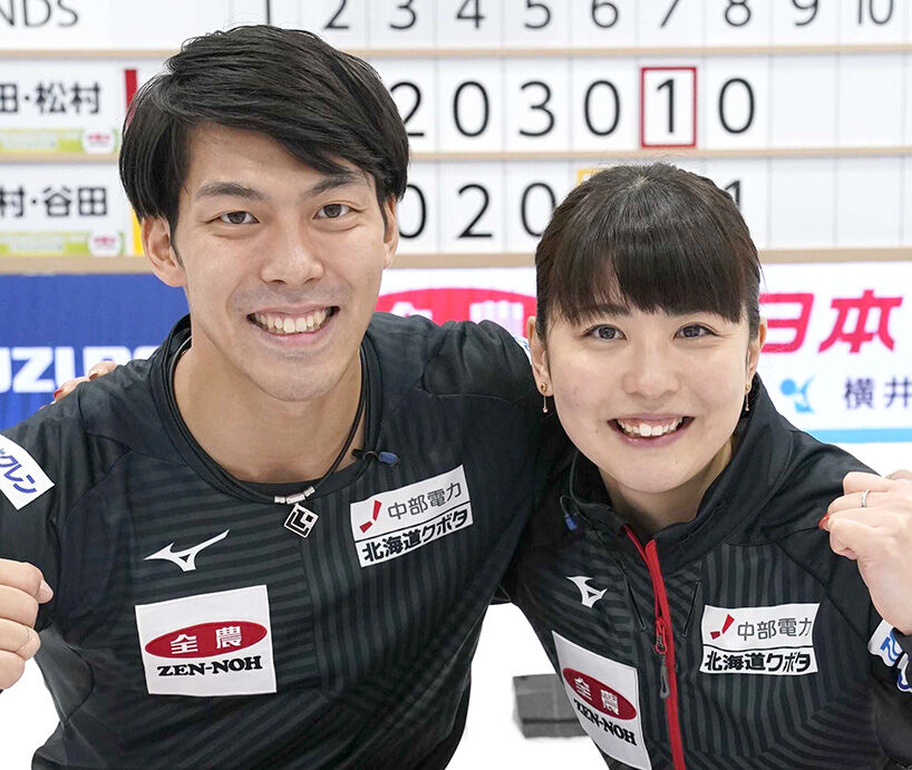 カーリング 日本勢初混合ダブルス銀の松村千秋、谷田康真組が歓喜「歴史刻めた」今後は「金メダルがほしい」 スポーツ デイリースポーツ online