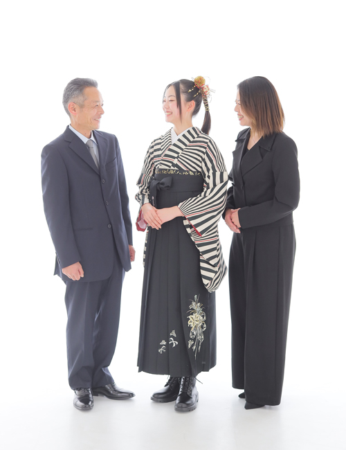 毎日が楽しかった思い出」「家族に恩返しできたら」福岡大学で卒業式 4000人が晴れやかに 2025年3月18日掲載 FBS NEWS NNN