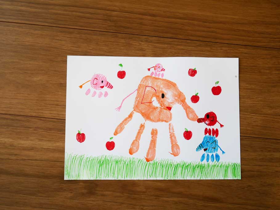 送料無料 手形 足形 赤ちゃん 手形アート ファーストアート色紙サイズ スタンプ 子供 記念 シャチハタ 出産祝い 男の子 女の子 おしゃれ 手形足形新生児 足型 誕生日 1歳 0歳 ハーフバースデー 6ヶ月 ベビー フレーム 額 成長記録 思い出 内祝いの評判・口コミわたしと