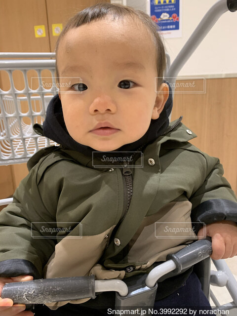 乳児の散髪のタイミングは？自宅カットのコツや事前準備をご紹介 - teniteo テニテオ