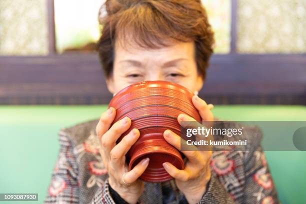 がんばれ!田中みのるくん756 『関西のおばちゃんあるある』 この漫画はフィクションです。実在する人物や団体などとは一切関係ありません。おばちゃん大阪のおばちゃん関西のおばちゃんあるある漫画イラストまんがギャグ漫画絵マンガ面白い4コマ漫画