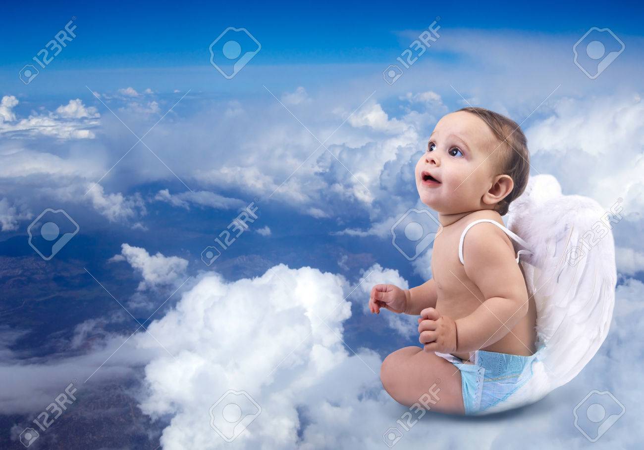 新生児はいつから笑うの？笑う理由や笑わせるコツも解説こども写真館スタジオアリス写真スタジオ・フォトスタジオ