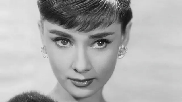 美しい人は言葉もきれい。オードリー・ヘップバーンの名言が心に響く理由 ELLE News