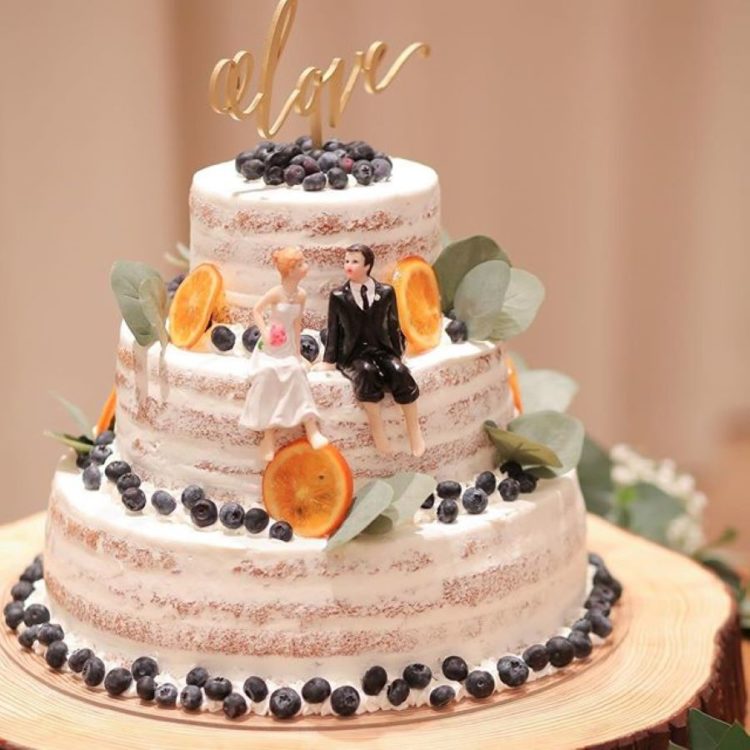 ケーキトッパーでウェディングケーキを華やかに！マネしたくなるアイデア集結婚ラジオ結婚スタイルマガジン