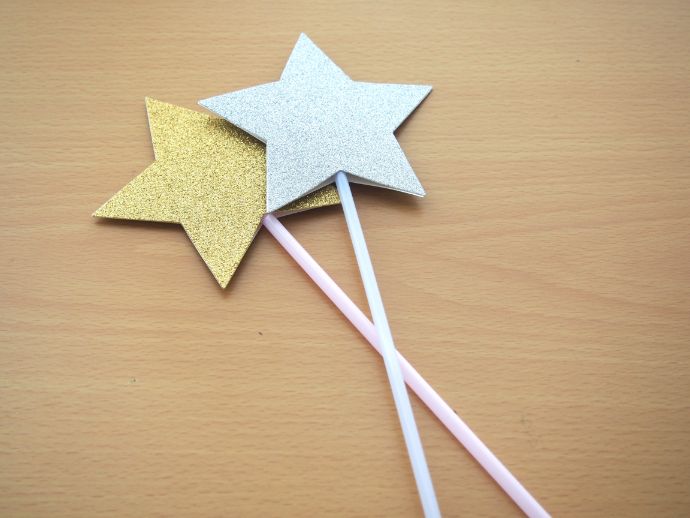 知育 1歳頃から楽しめる「ストロー落とし」100均アイテムで簡単手作りARCH DAYS