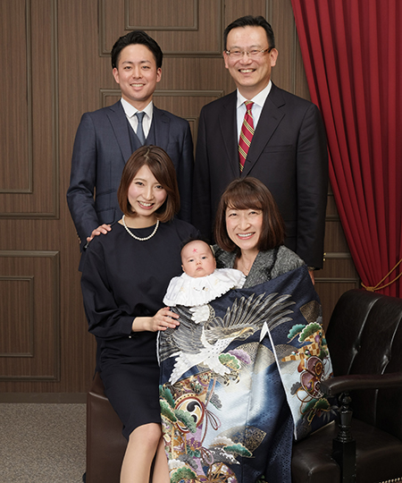 お宮参りで上の子の服装に悩んだら？選び方のポイントや服装例をチェックこども写真館スタジオアリス写真スタジオ・フォトスタジオ