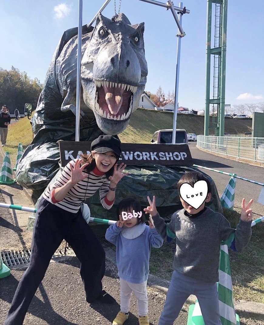 ４２歳・中野美奈子アナ、５歳長男＆１歳長女と親子３ショット「素敵なお母さん」「可愛い親子」 - スポーツ報知