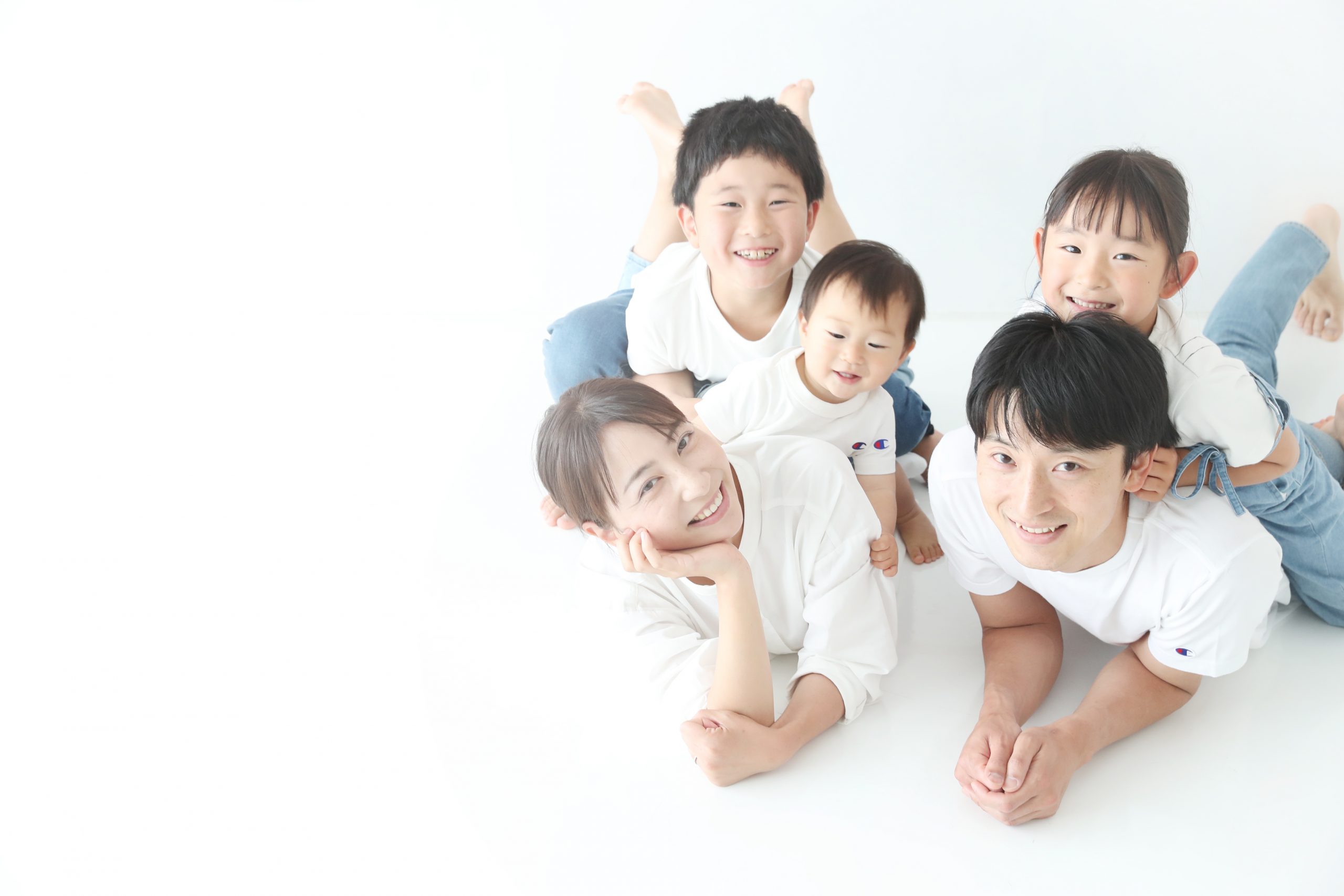 直前でバタバタしない。全員参加型で楽しく年賀状づくり家族写真のラヴィクルール・フォトスタジオ