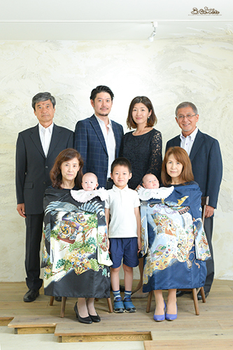 お宮参り いざ家族写真！兄弟の服装って ？？オススメ衣装をご紹介！トータルフォトスタジオトマト栃木県小山市の写真館です。七五三、お宮参り 、成人式はトマトへ