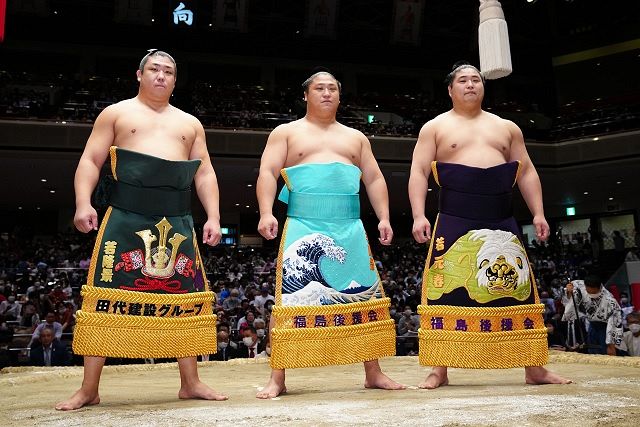 若隆景 賜杯への軌跡 中刺激し合う「三本の矢」 祖父と父追い、角界へ福島民報