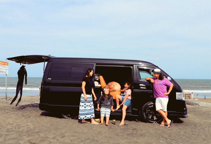 車中泊 ミニバンでファミリー車中泊 ヴォクシーと行く家族4人茨城車中泊旅 4人家族が寝るアイディア 道の駅日立おさかなセンタ