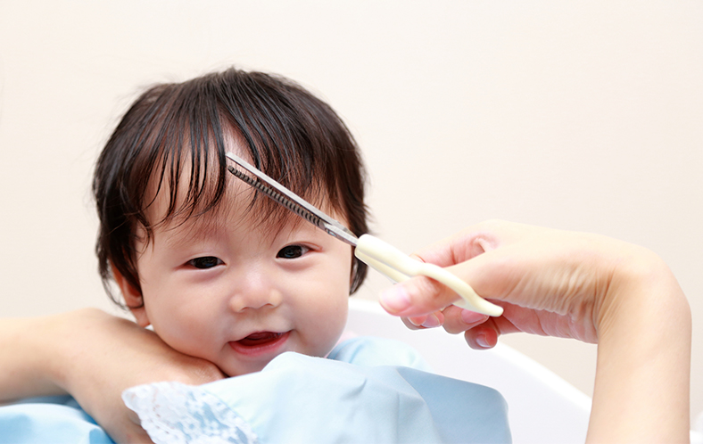 失敗しないおうちカット ３つのアイテムがあれば“サロン級”ヘアに変身！ - with class -講談社公式- 家族の時間をもっと楽しく