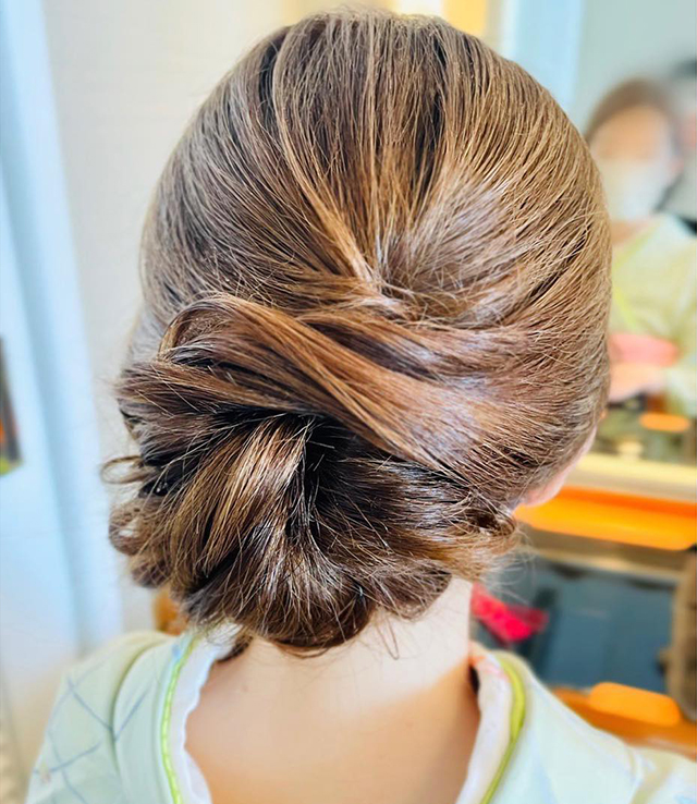 ミディアム 結婚式 ハーフアップ50代TikTok