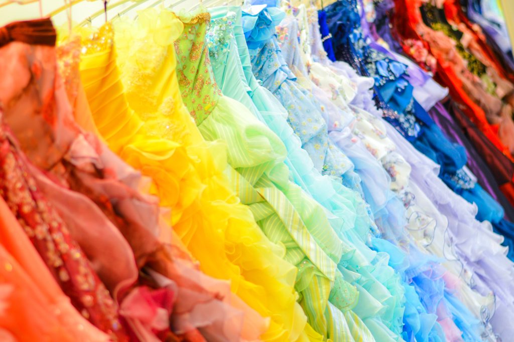 晴れ舞台を品よくキレイに！花嫁姿をより美しく見せる方法とは？アツメル結婚式レシピ 買える結婚式アイテム WeddingMart ウェディングマート