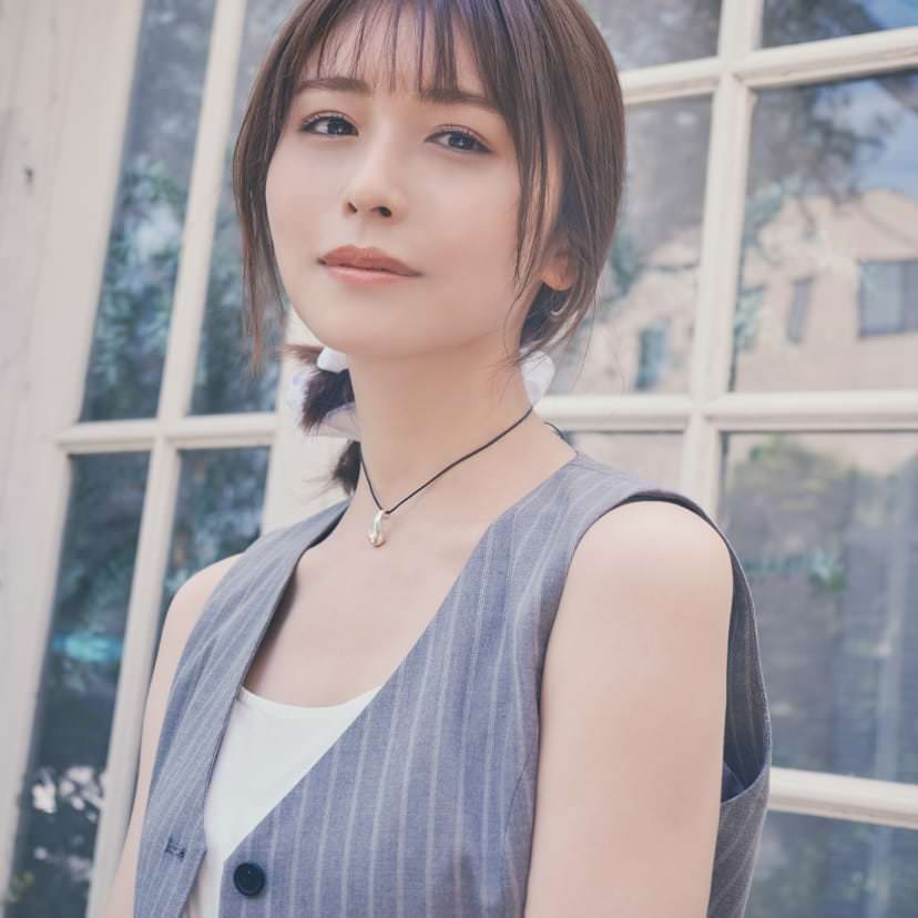 長濱ねるさん @nerunagahama_ と📷✨ 7月15日に、8年ぶりとなるセカンド写真集「長濱ねる」が発売👏👏👏昨年7月に、プライベートでも訪れたことのあるアイスランドとフィンランドで撮影📷 長濱ねるさんはゲストコーナに初登場ということで、自分自身を創り上げている