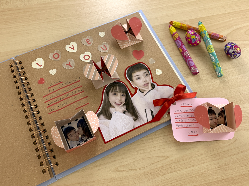 カメラの仕掛けを使った手作りアルバムで彼氏の誕生日にサプライズ! 手作りアルバムアルバムキッチン