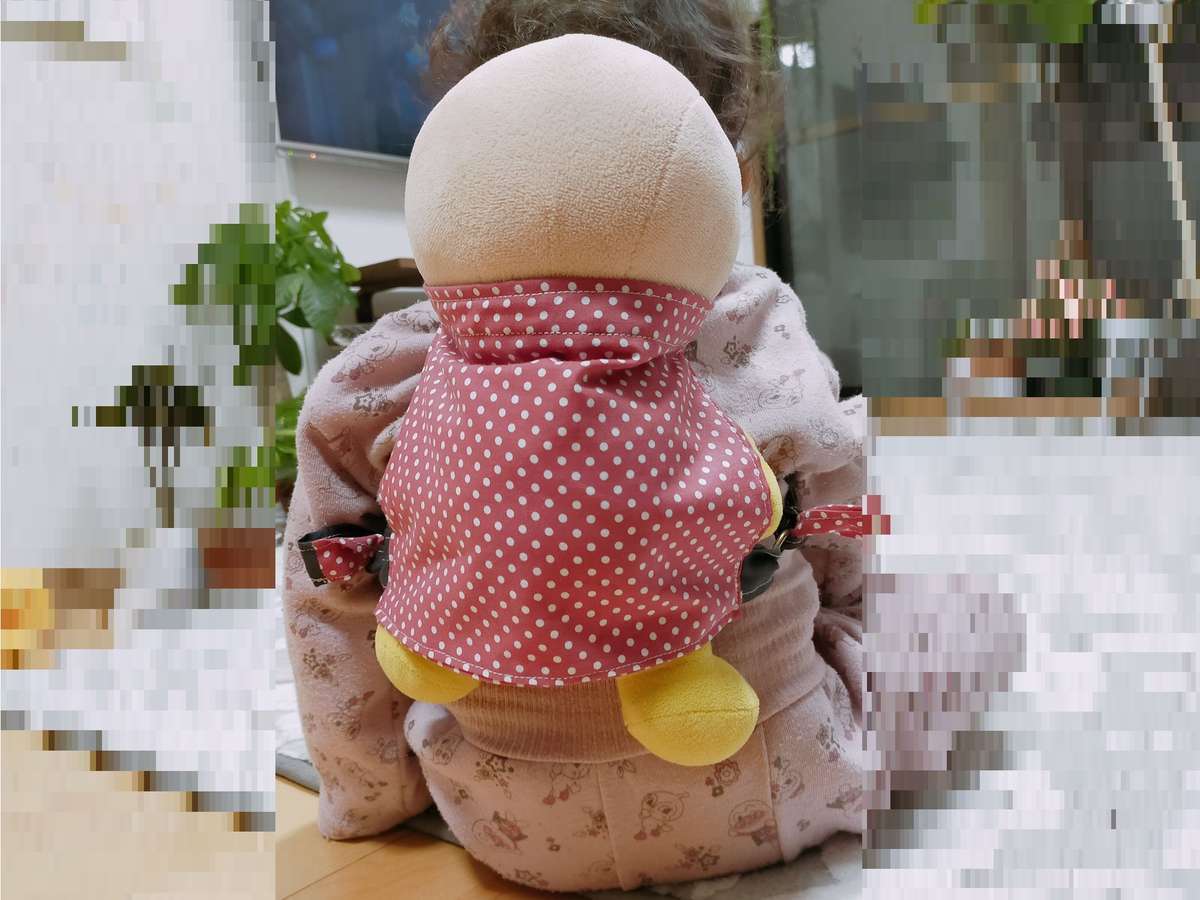 娘に人形用のエルゴ風抱っこ紐を作るの巻き : おうちのはなし