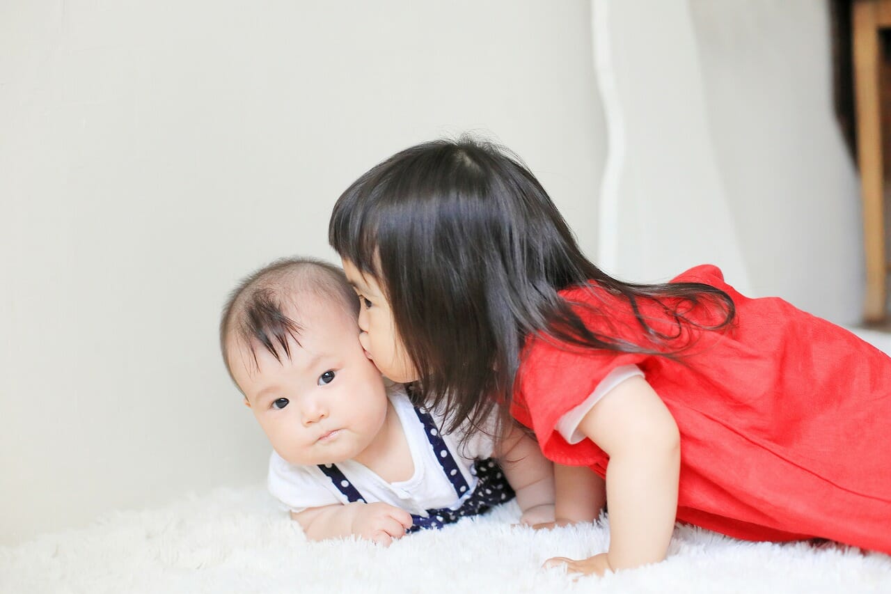 魔の2歳児の女の子にはどう対応する？ママが辛いときの対処法とは - teniteo テニテオ