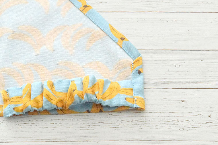 子ども用の三角巾の作り方。結ばずに着けられるゴム付きのレシピCraftie Style