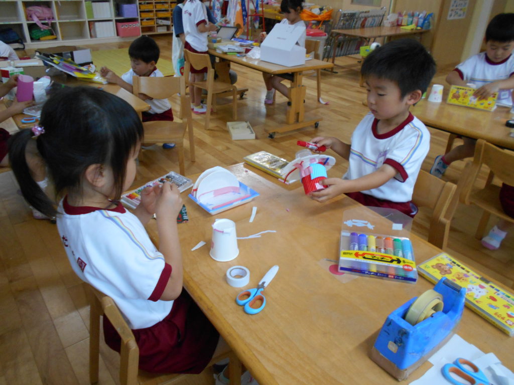 ひまわり組 ５歳児お店屋さんごっこ遊び製作＆あやとり遊び幼保連携型認定こども園 カトレヤこども園