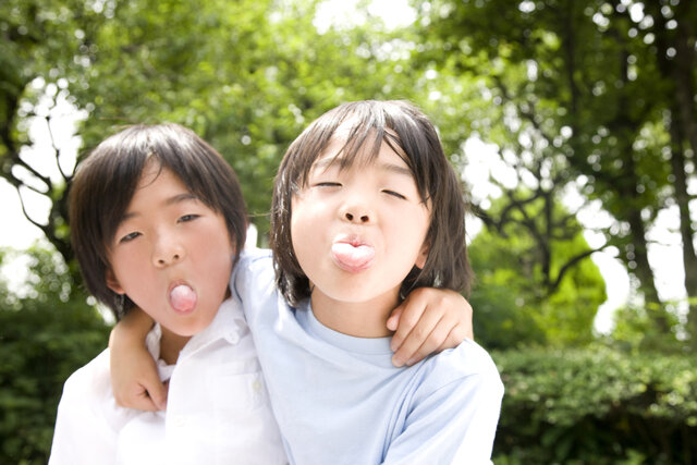 子どもが「親のスマホ」を覗いてこなくなる“ひと言”に思わず納得！CHANTO WEB