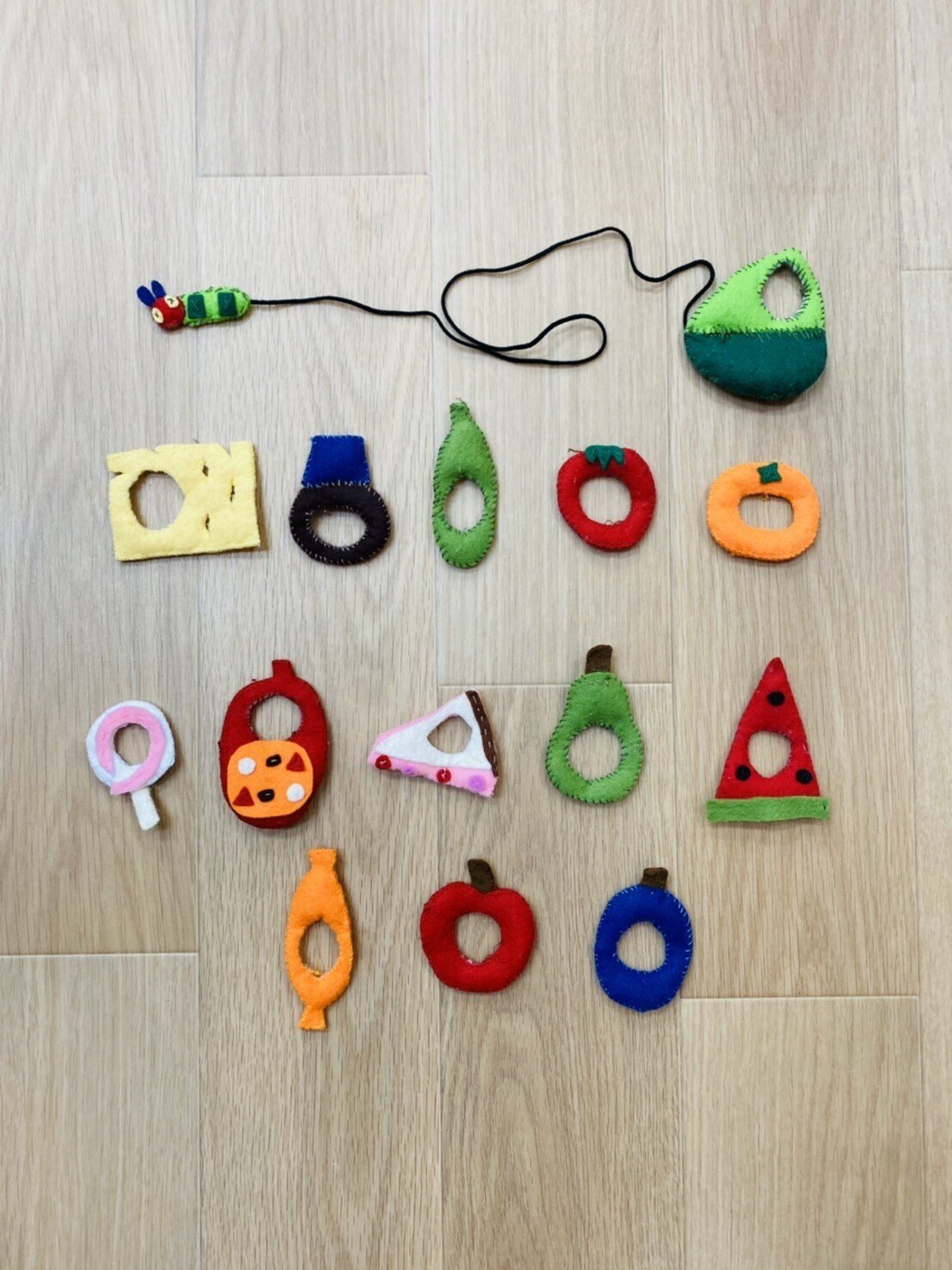 手作りおもちゃ『雨の日に最適♫タピオカストローのひも通し』きた先生の手作りブログ