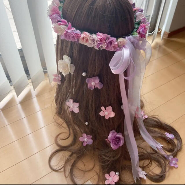 花冠 花かんむり ブライダル フラワークラウン かすみ草 ヘッドドレス ウェディング ホワイト 白 緑 花 プリザーブドフラワー 結婚式 ヘッドピースhiila イーラ ブランド 送料無料銀婚式 ギフト