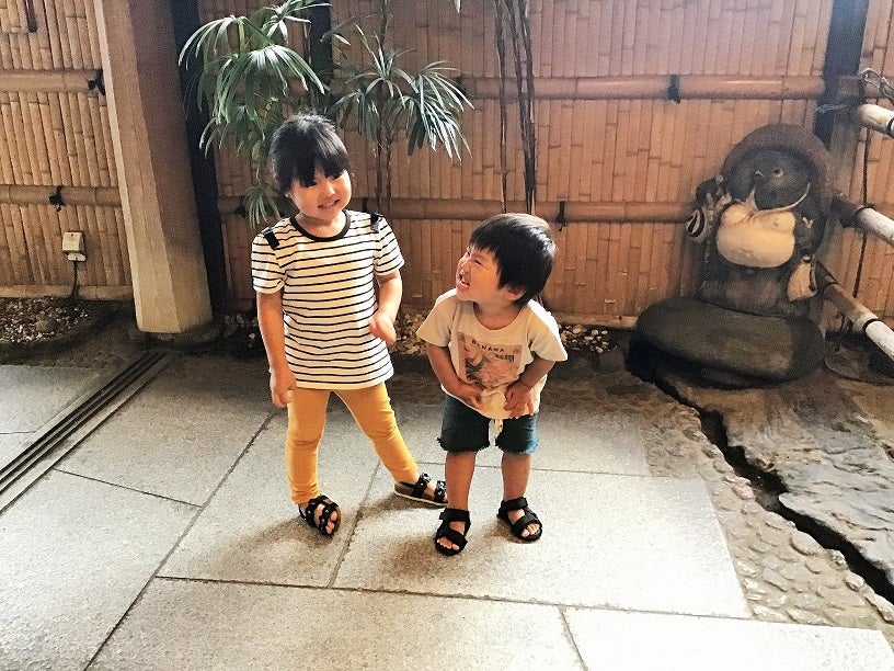可愛い兄弟👶👦 .ベビフルコズレコドモダカラかわあか歳の差ベビーグラムsiblingsベビラブベビコレ育児記録歳の差姉弟親バカ部癒しココベビ赤ちゃんのいる生活サンゴ名古屋ママ2024年4月出産myson年少3さい高校生ママ3歳差