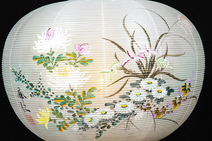 妖怪描いた「八女提灯」に込められた願い 旧大名家邸宅、ほのかな明かりに浮かぶ：地域ニュース : 読売新聞