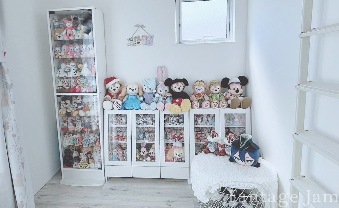 オタク部屋 推しカラーでおしゃれな部屋に！見せる収納でオタ活満喫 推し活部屋- オーダー家具、インテリア通販のアーネインテリア 公式