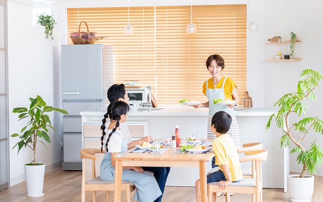 家族4人がワンフロアでゆったり暮らせる平屋の住まいイワクラホーム