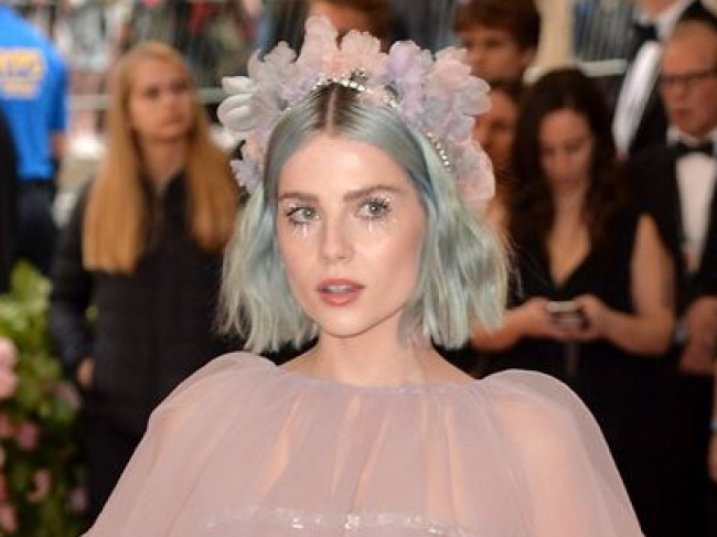 ボヘミアン・ラプソディ』カップル、ラミ・マレックとルーシー・ボイントンのデートファッション8選GQ JAPAN