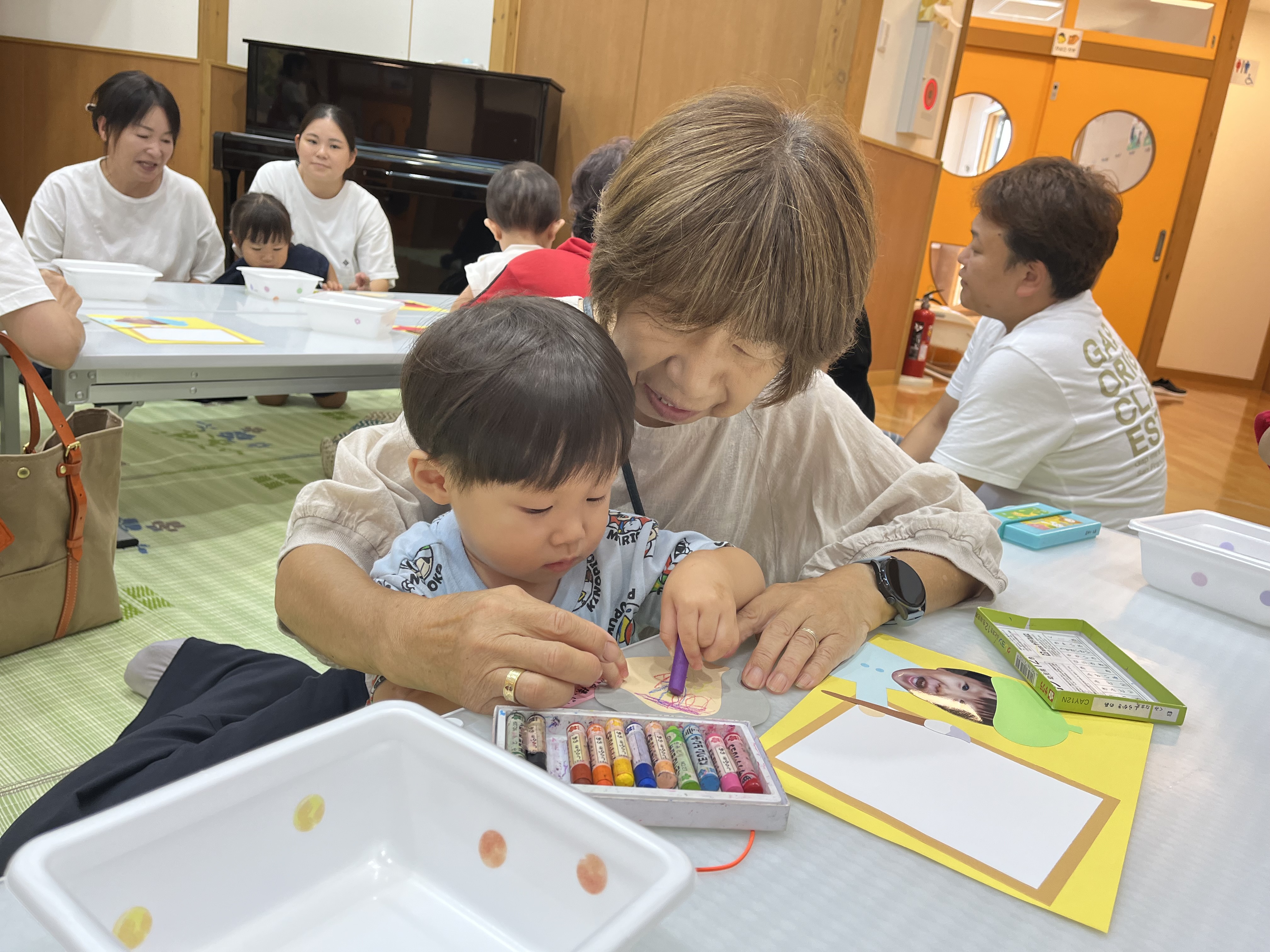 0.1歳児の祖父母参観保育風景・行事の模様高浜キッズこども園