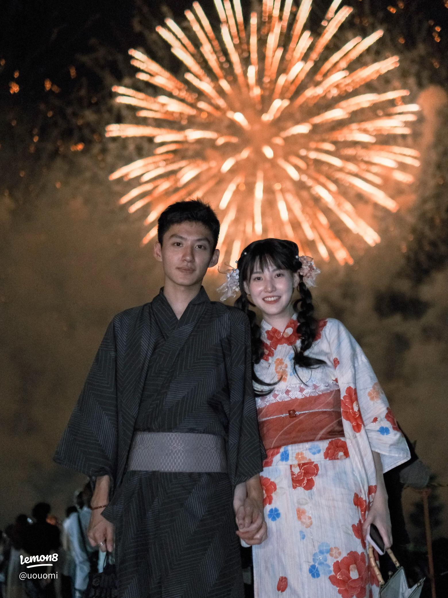 カップル 花火 ストーリーTikTok