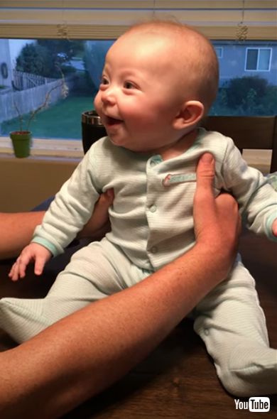 聞いてるだけで幸せ🥰大はしゃぎの赤ちゃんの笑い声 Just listening to it makes you happy 🥰 Thelaughter of a baby赤ちゃんbaby