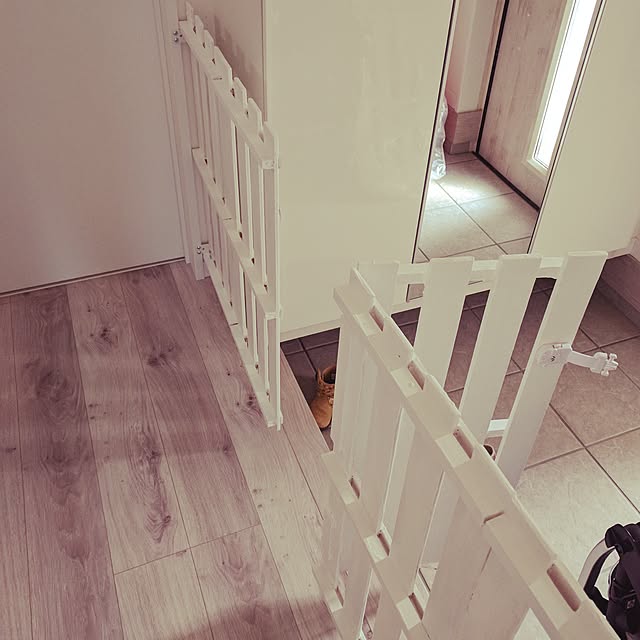 DIY 開閉式ベビーゲートを突っ張り棒が使えない場所に手作りで設置する方法