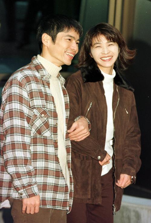 田中美佐子、深沢邦之と熟年離婚 世間を驚かせた28年前“超格差婚”の決め手は「いちばん普通の人だった」SmartFLASH スマフラ 光文社週刊誌