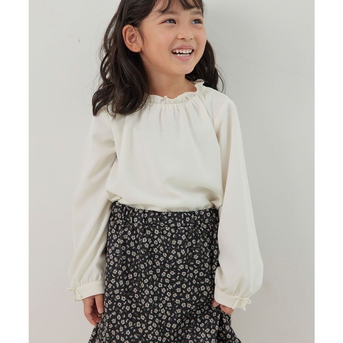 女の子 ブラウス キッズ 長袖 リボン付 通販 襟付き シャツ 白 トップス フォーマル ジュニア スーツ インナー 子供服 子ども服 女の子ガールズ 入学式 卒業式 きれいめ おしゃれ 入園式 卒園式 かわいい こども 小学生 100 110 120 130 140 150